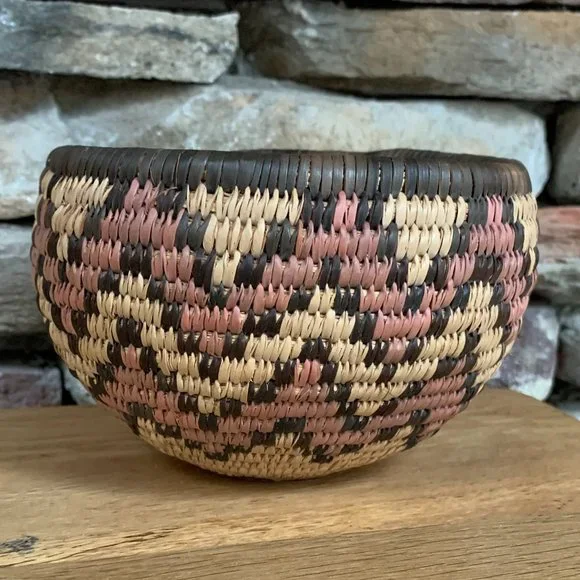 VTG African Basket Zulu Rwanda Coiled Chevron South Africa Hand Woven - Picture 3 of 7